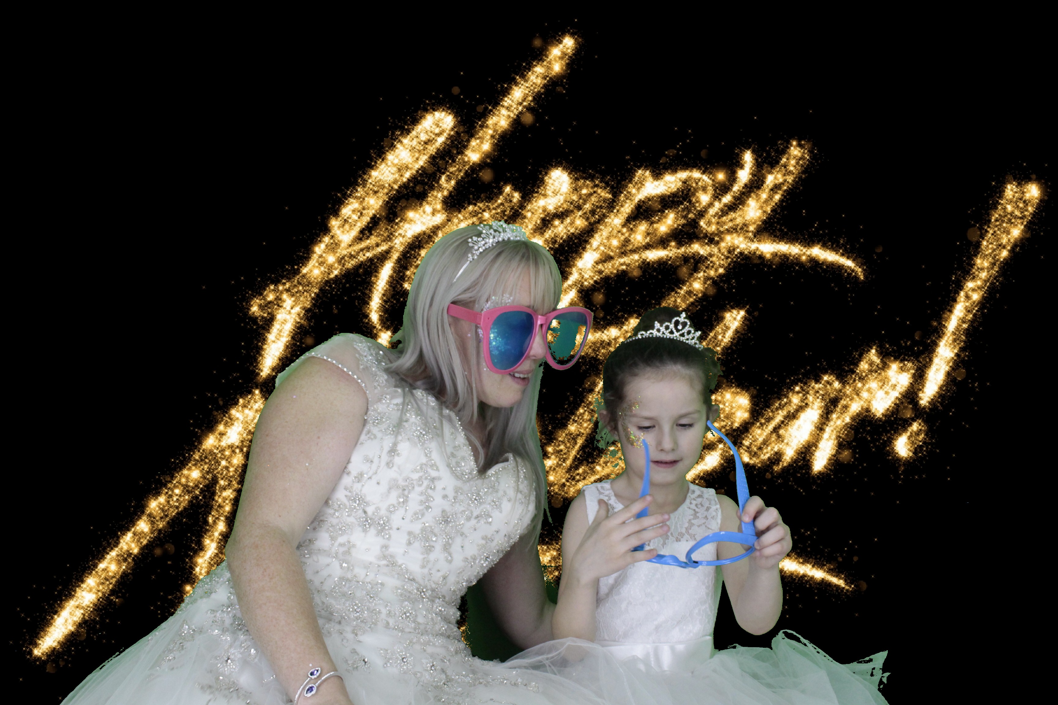 Nikki Carr's Wedding | View more photos from the event at gallery.myphotoboothexperience.co.uk/u/MyPhotoBoothExperienceLtd/Nikki-Carrs-Wedding